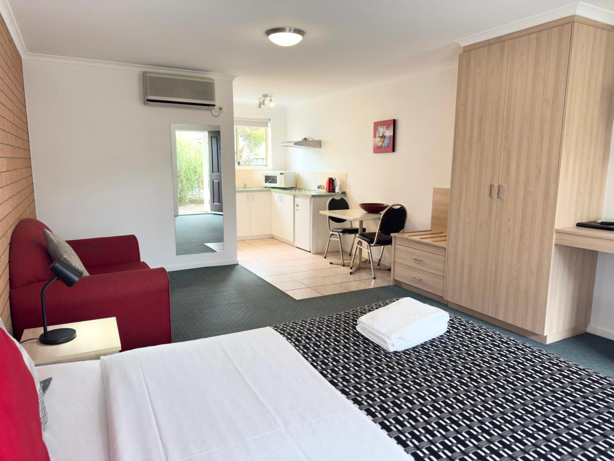 אפולו ביי Beachcomber Motel & Apartments מראה חיצוני תמונה